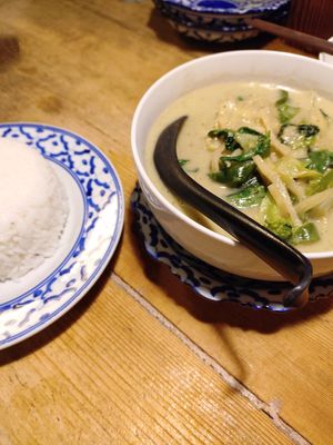 Green curry comes with rice at Baan Thai in Kobe