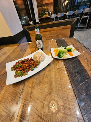 Kung Pow Chickn & Steamed Veg w delish NA Beer at Vegan District Asian Eatery in Loma Linda