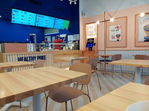 Interior at Healthy Poke in Malaga