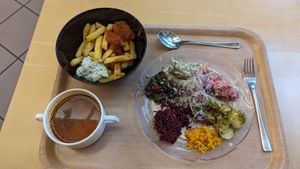 Diese riesige Falafel haha 🤣💚 at Cassius Garten in Bonn