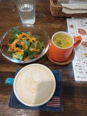  at Queen's Veggie Cafe in Chiba