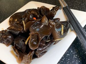 Wood Ear Mushrooms in Vinegar Dressing: Goji Berries, Ginger, Sesame Oil, Lemon Juice at Din Tai Fung in Arcadia