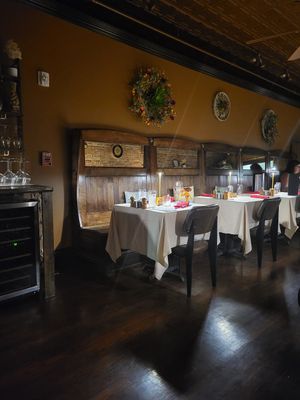 Tables at Hawaiiowan Cafe in Burlington