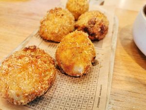 Croquetas at El Curry Verde in Hondarribia