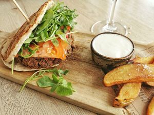 Pan de pita at El Curry Verde in Hondarribia