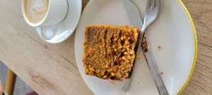 Bizcocho de zanahoria vegano at El Curry Verde in Hondarribia
