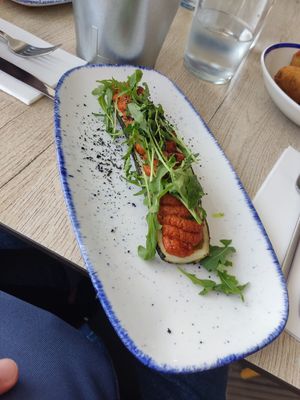 Calabacín relleno de paté vegetal at El Curry Verde in Hondarribia