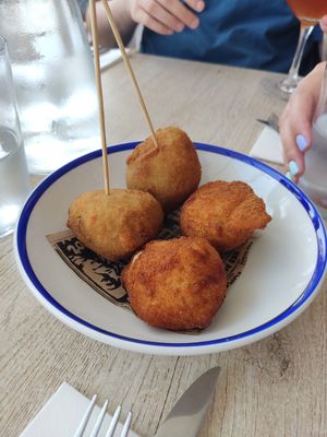 Croquetas veganas at El Curry Verde in Hondarribia