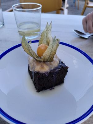 Chocolate cake with banana puree at El Curry Verde in Hondarribia