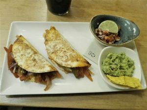 with extra guacamole at El Curry Verde in Hondarribia