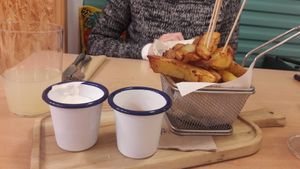 Frites at El Curry Verde in Hondarribia