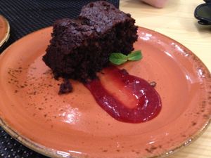 vegan chocolate brownie at El Curry Verde in Hondarribia