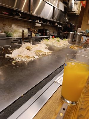 Plain noodle Okonomiyaki with kale at Jirokichi - / 次郎吉 in Hiroshima