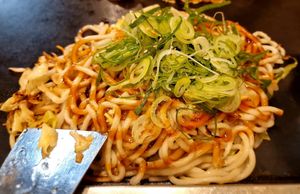 Vegan okonomiyaki with udon at Jirokichi - / 次郎吉 in Hiroshima