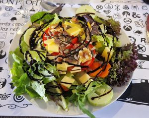 Amanida amb vinagreta de gerds at La Cantina De Balenya in St Miquel De Balenya