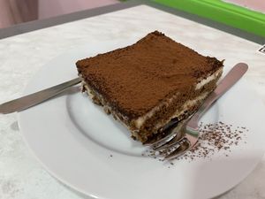 Vegan tiramisu #Veganuary at Mundo Vegan in Barcelona