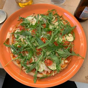 Mini pizza divina at Mundo Vegan in Barcelona