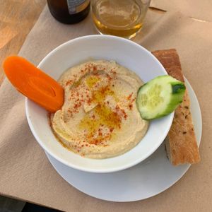 Hummus at Mundo Vegan in Barcelona