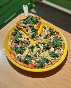 Pizza Gusto at Mundo Vegan in Barcelona