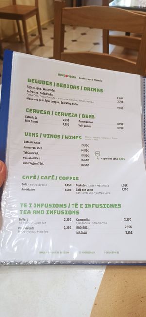 Bebidas at Mundo Vegan in Barcelona