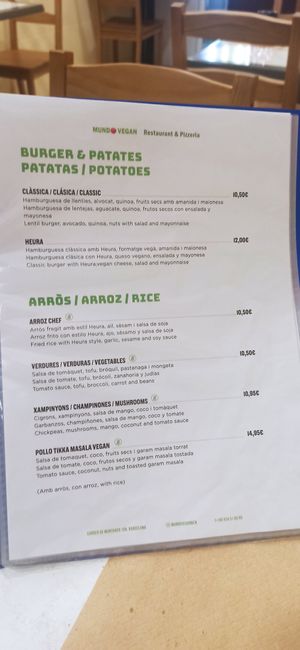 Hamburguesas y Arroces at Mundo Vegan in Barcelona