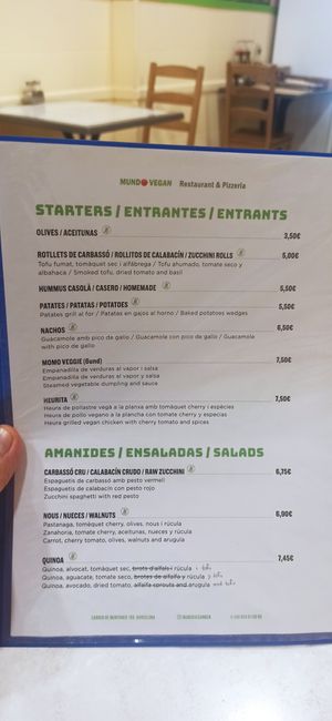Entrantes y Ensaladas at Mundo Vegan in Barcelona