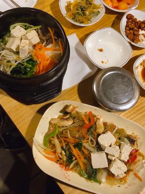 Bibimbap y japchae  at Seoul in Recoleta