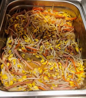 Food (Photo by Siu Wing Wing) at Bao Lian Vegetarian Food - 寶蓮素食 in New Territories