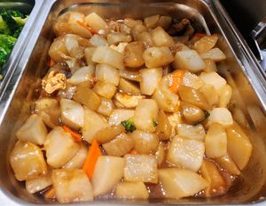 Food (Photo by Siu Wing Wing) at Bao Lian Vegetarian Food - 寶蓮素食 in New Territories