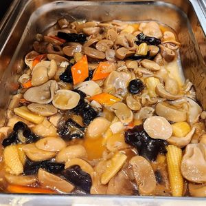 Food (Photo by Siu Wing Wing) at Bao Lian Vegetarian Food - 寶蓮素食 in New Territories