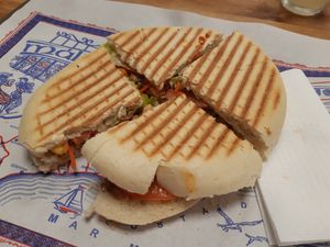 Vegan campero sandwich at Granjero Busca Campero in Madrid