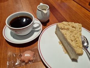 Vegan cheesecake with hafer (oat) milk coffee ☕️ #Veganuary at Café Niederegger - Stammhaus in Luebeck