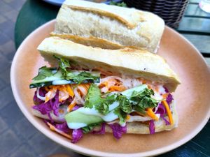 Tofu banh mi at Jūp Jūp in Bordeaux