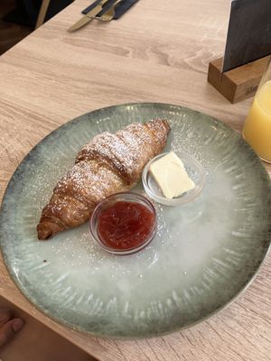 „das kleine frühstück“ (including coffee)  at Vegalena in Stuttgart