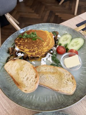 omelette with spinache   at Vegalena in Stuttgart