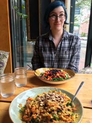 Plz ignore girlfriend 😂 at Life Alive Organic Cafe in Salem