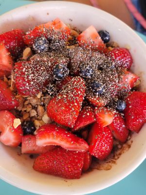 Ancient grains no honey at Backyard Bowls - State St in Santa Barbara