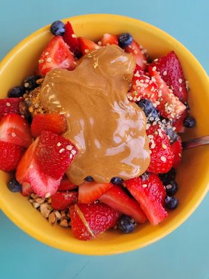 Warrior bowl no honey no pollen at Backyard Bowls - State St in Santa Barbara