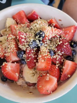 Spartan muesli no honey at Backyard Bowls - State St in Santa Barbara