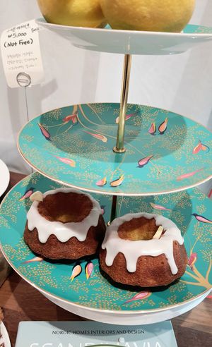 lemon cake at Ding Ding Bbang - 딩딩빵 in Seoul