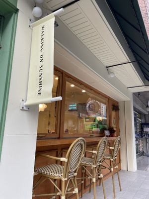 Outside   at Walking on Sunshine in Seoul