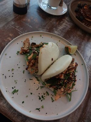 Bun Bao with Plant Chicken, mushrooms and spicy mayo at Buur Deli in Dusseldorf