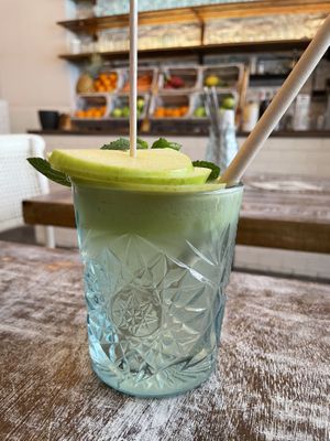 Fresh green apple juice  at Buur Deli in Dusseldorf