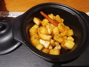 Piña con ron y canela  at Xap in Granollers