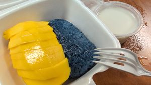 Mango sticky rice at Thai and I in Bunnell