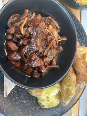 Mushroom bourguignon  at The Bunch of Grapes in Pontypridd