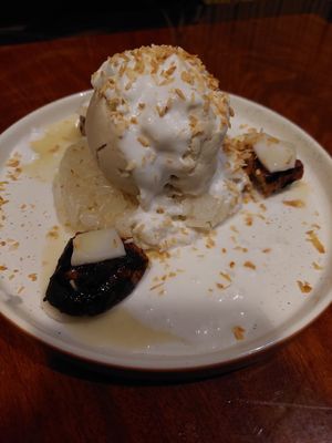 Vegan banana split at Norah - Belmont in Portland