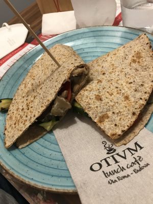 Piadina integrale al seitan (seitan,mozzarisella,champignon,zucchine,pomodoro)  at Otivm Bar in Padua