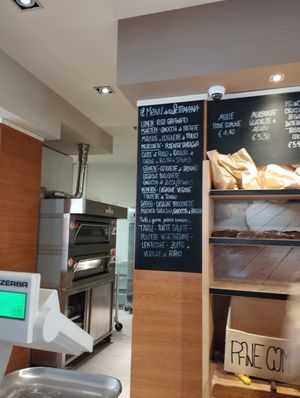 Menu con opciones veganas. No probé pero seguro son ricas at La Bottega del Pane in Morbegno