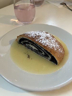 Poppy seed roll with sweet lemon sauce  at Klorofüll in Tallinn